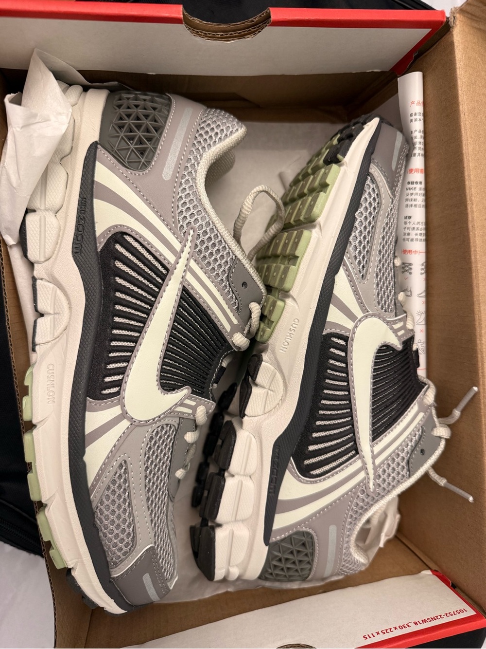 Nike Men's Grey, White & Black Athletic Running Shoes